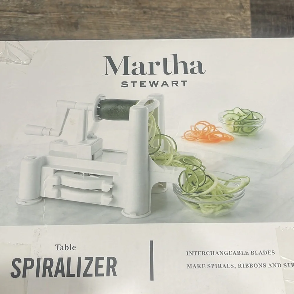 Marta Steward table spiralizer